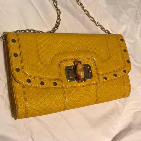 Yellow reptile clutch, gold chain removable strap - Picture 4 of 4